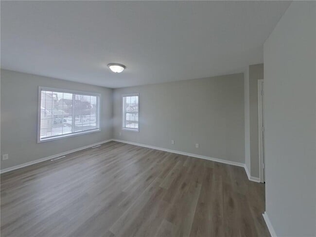 Building Photo - 21313 Independence Ave