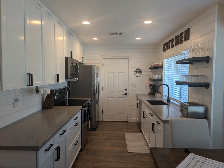 Main house kitchen - 8879 E Friess Dr