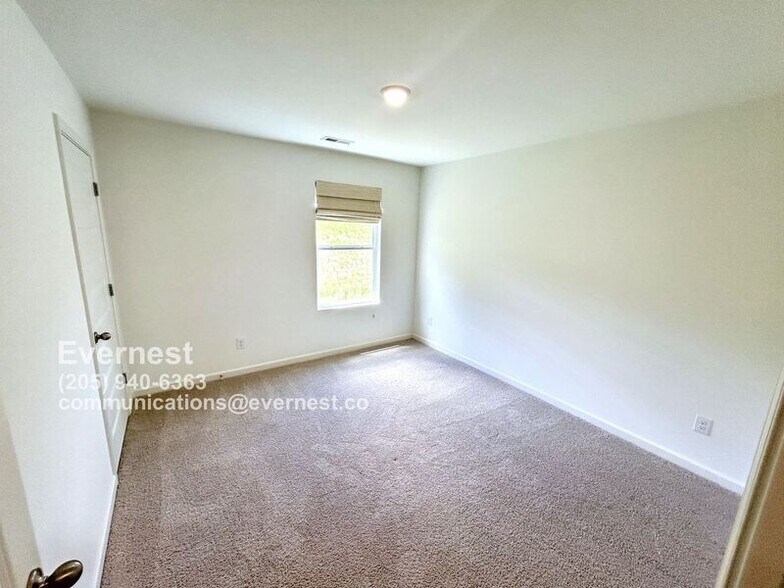 Building Photo - 1301 Chelsea Pk Trl