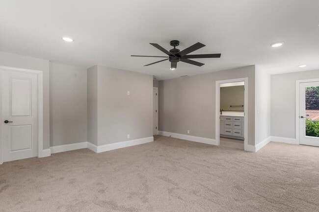Building Photo - Four bedroom executive rental available no...