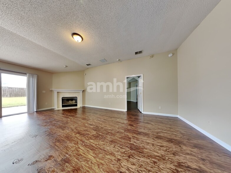 Building Photo - 5631 Ortega Park Blvd