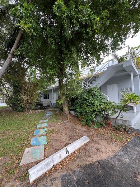 Building Photo - 3111 NE 29th St