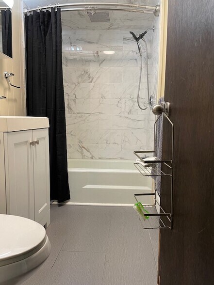 Bathroon - 85 California St