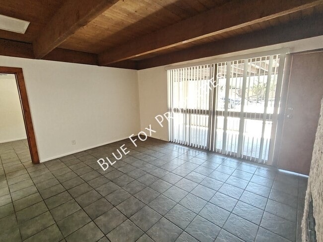 Building Photo - 275 E Norma Ln