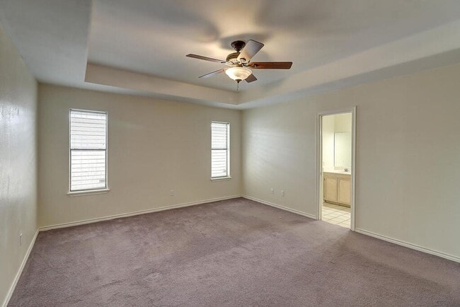 Building Photo - 4321 Holly Ridge Dr