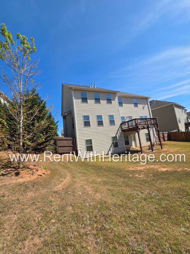 Building Photo - ABSOLUTELY BEAUTIFUL 5 BEDROOM/ 4.5 BATH HOME YOU DONT WANT TO MISS.