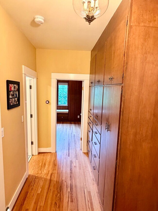 Building Photo - ROJAS