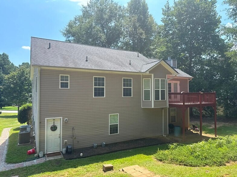 Building Photo - 130 Marbrook Trce