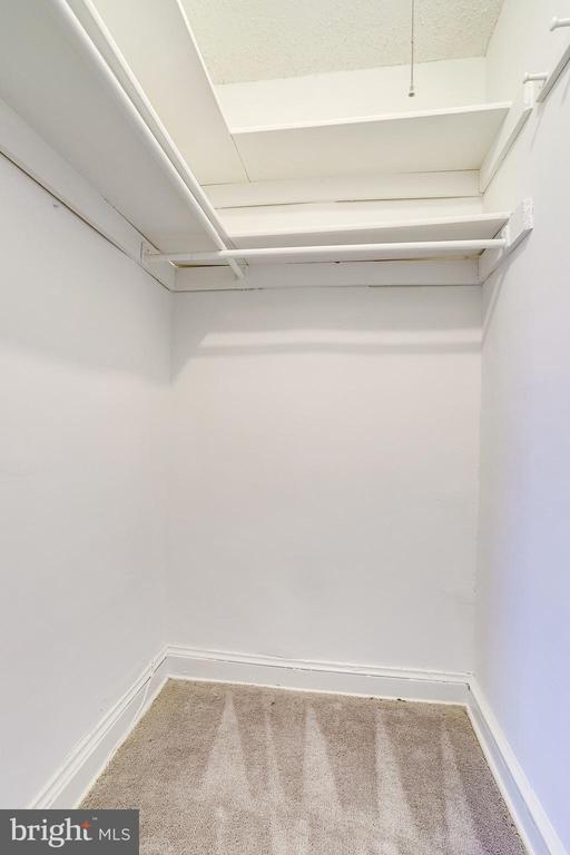 Building Photo - 1716 W Abingdon Dr