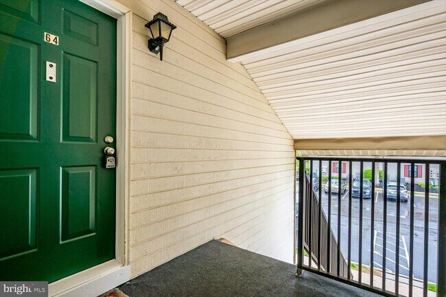 Building Photo - 64 Taylor Dr