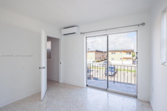 Building Photo - 3050 NW 21st Ave