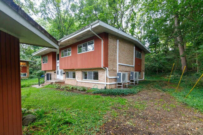 Building Photo - 532 Bemidji Ct