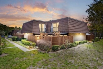Building Photo - 5674 SE Riverboat Dr