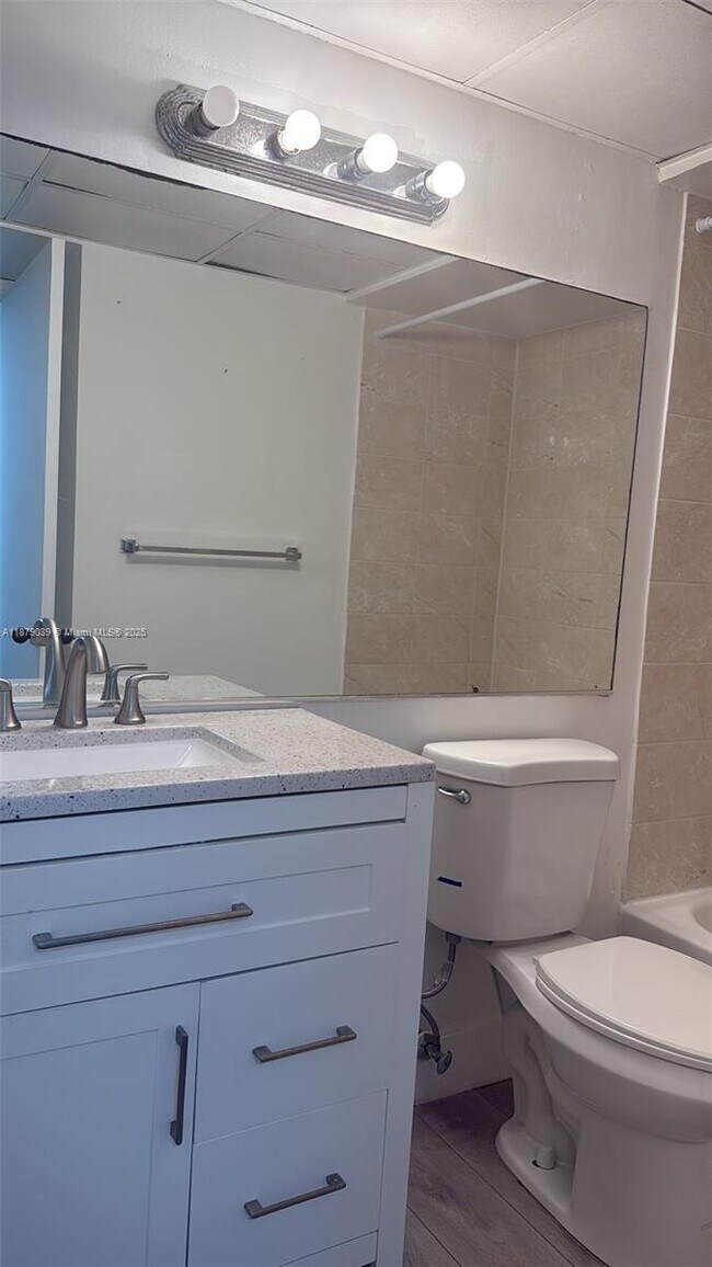 Building Photo - 8100 Geneva Ct