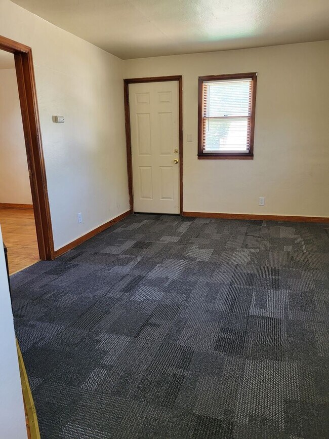 Building Photo - 1226 Berner St