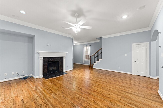Building Photo - 10106 Holly Chase Dr