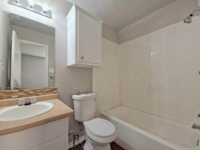 Building Photo - 5863 6th St