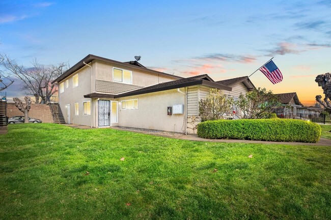 Primary Photo - Remodeled 2 Bedroom Condo with Garage