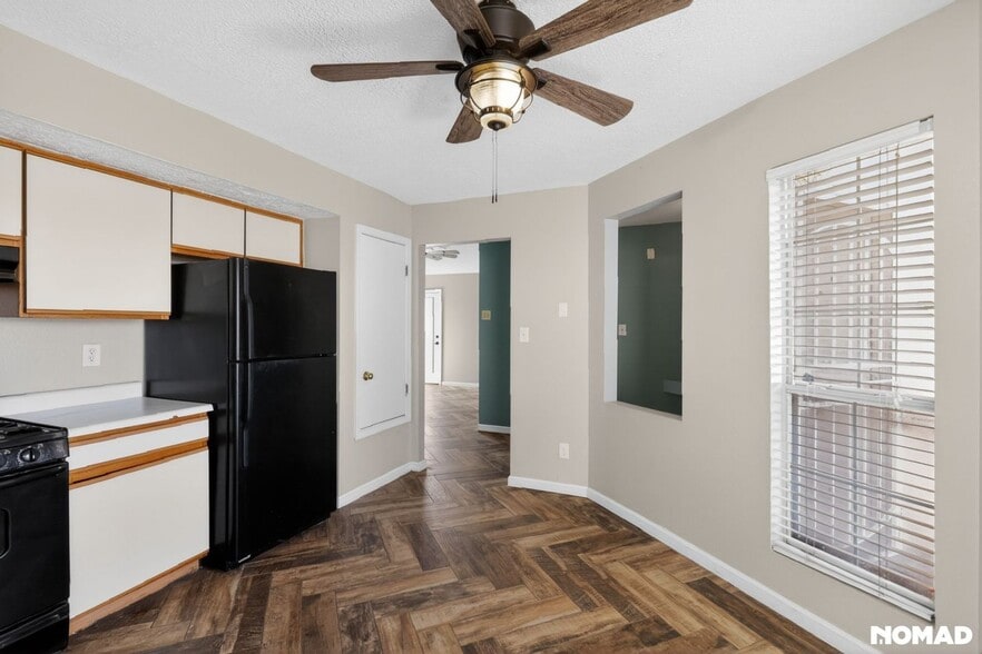 Building Photo - 1328 Rebecca Rd NE