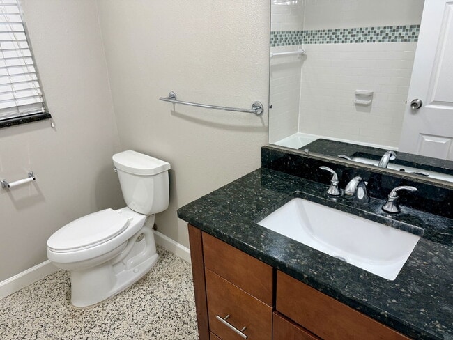 Building Photo - Single Family Home in South Tampa