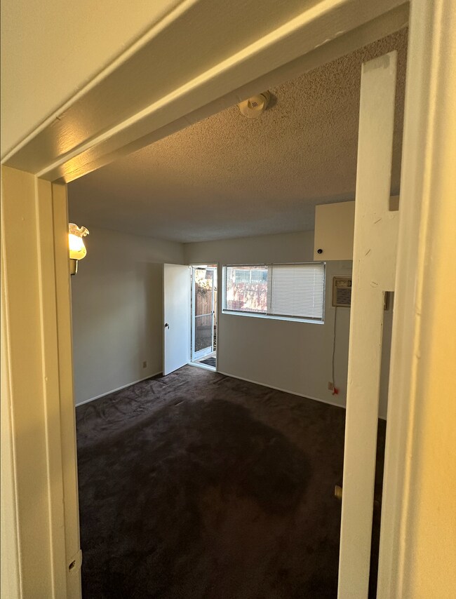 Building Photo - 72 S Parkwood Ave