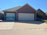 Building Photo - Executive Home in Yukon Schools