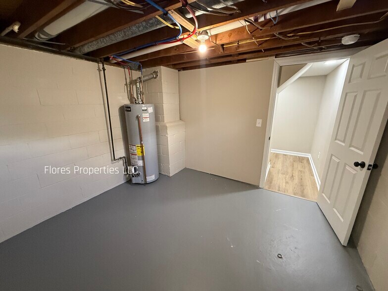 Building Photo - 1136 Pauline Ave