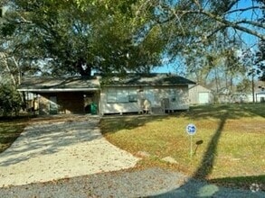 Building Photo - 30121 Julia St