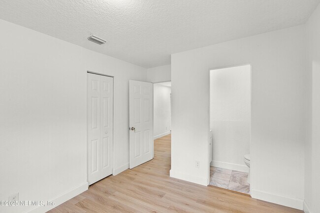 Building Photo - 7059 Tynan Ave