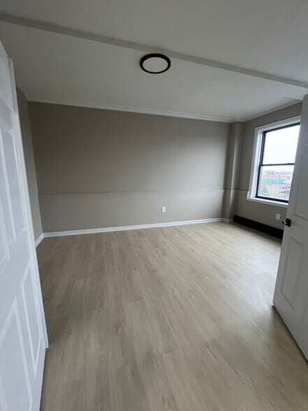 Building Photo - 150 S Harrison St