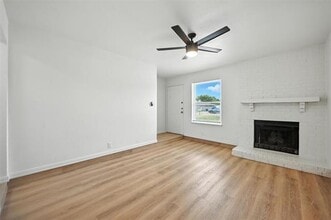 Building Photo - 730 Bluebonnet Dr