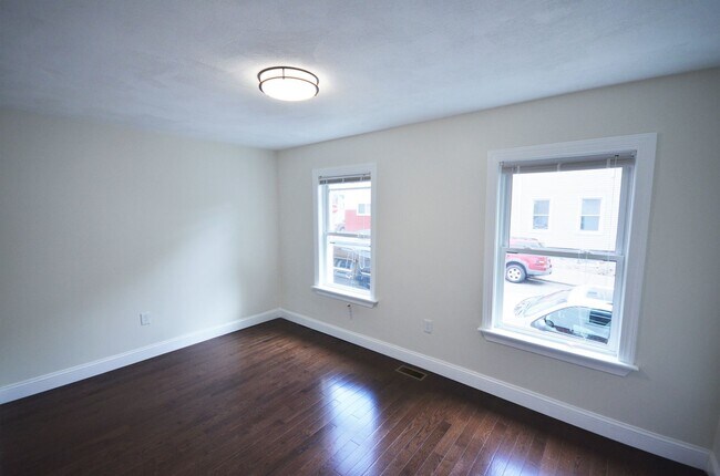 Building Photo - 130 Bro