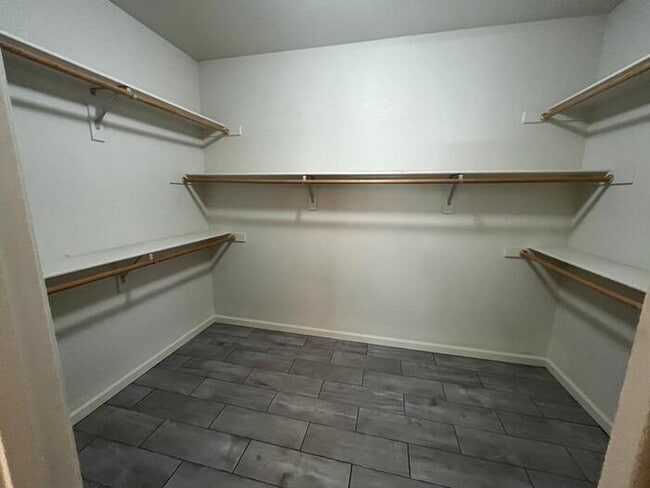 Building Photo - Spacious 4 Beds, 2 Baths Home with POOL in...