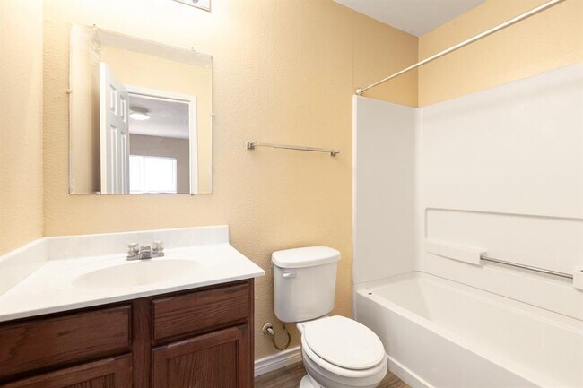 Building Photo - 1328 Water Spaniel Way