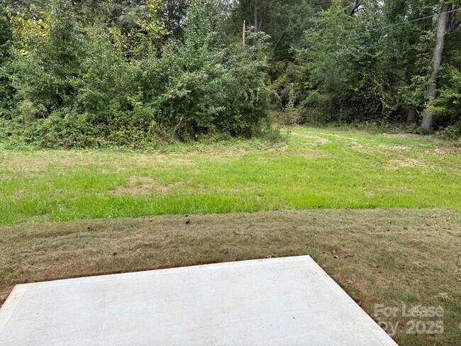 Building Photo - 144 33rd St NW