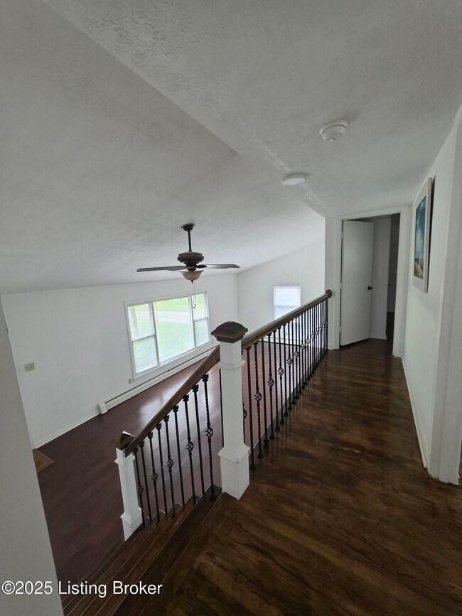 Building Photo - 6809 Shareith Dr