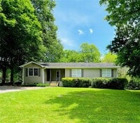 Building Photo - 727 Scott Cir