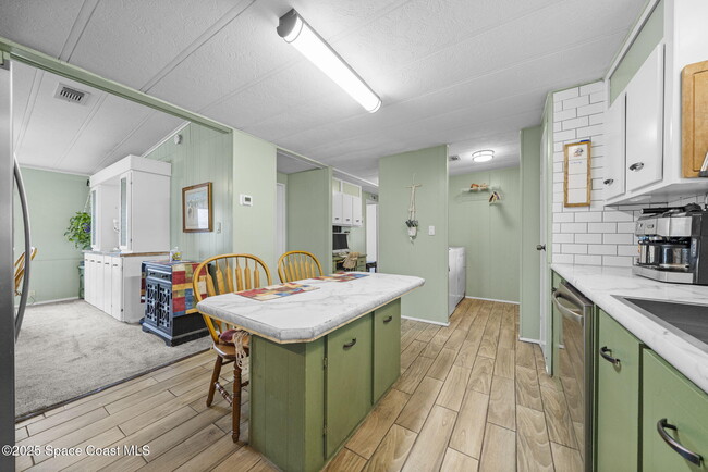 Building Photo - 345 Avocado Dr