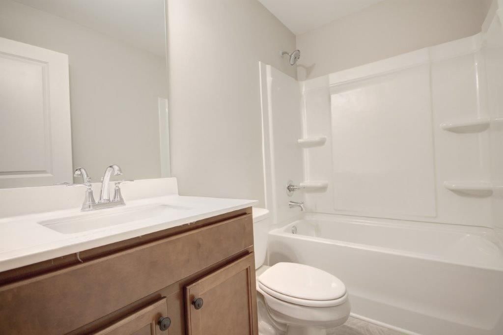 Building Photo - 3709 Centerview Dr