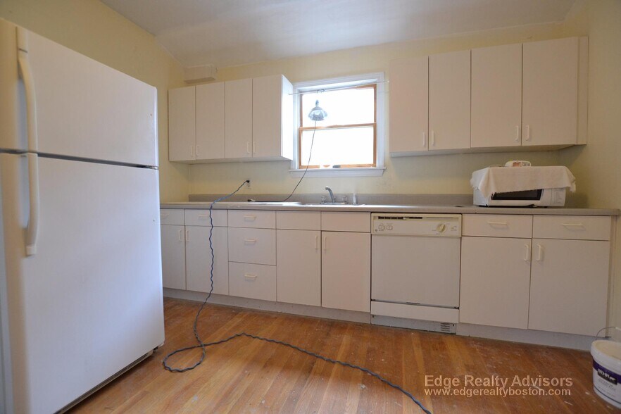 Building Photo - 65 N Crescent Circuit