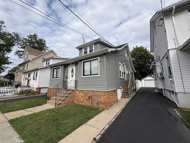 Primary Photo - 222 Kerrigan Blvd