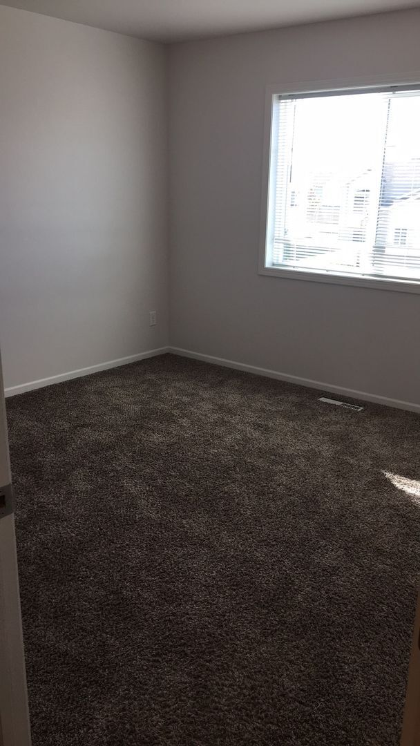 Building Photo - 3 Bed 3 Bath Twin Home