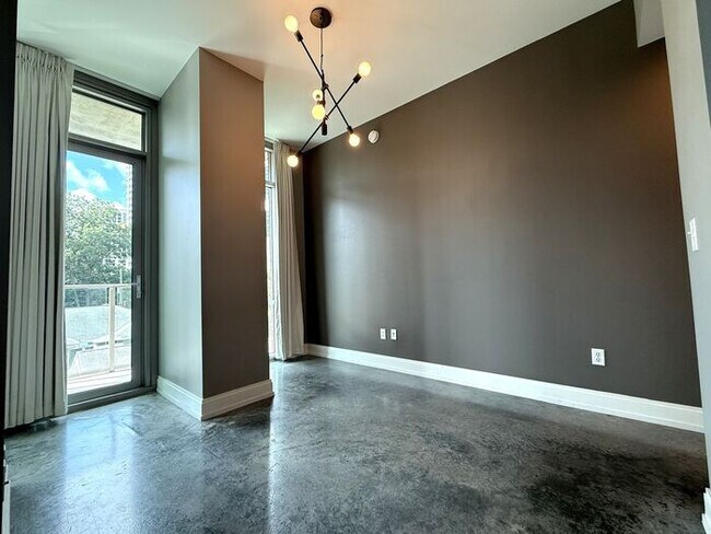 Building Photo - Luxury Midtown 1 Bedroom Condo, Polished Concrete Floors, City Views!
