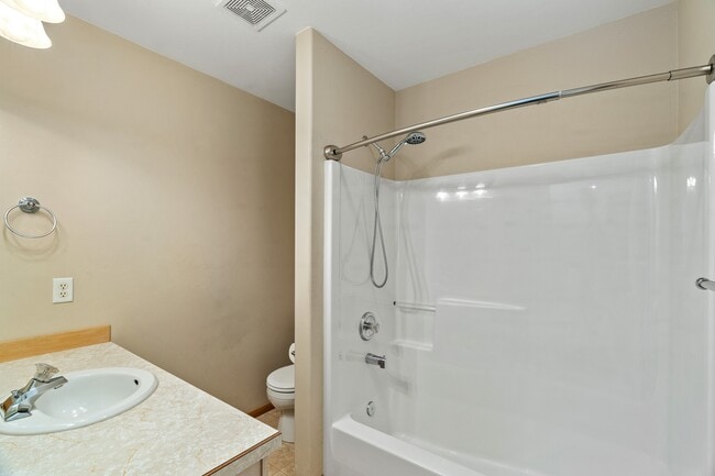 Building Photo - 502 E Ferndale Ave