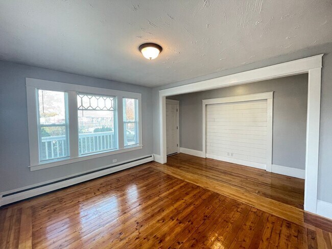 Building Photo - 396 Amory St