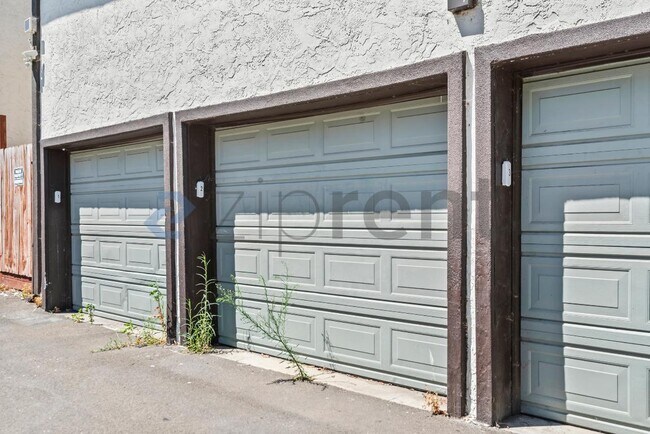 Building Photo - Unit Apt 2