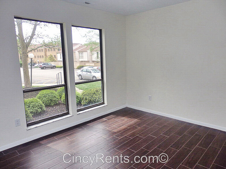 Building Photo - 7268 E Galbraith Rd