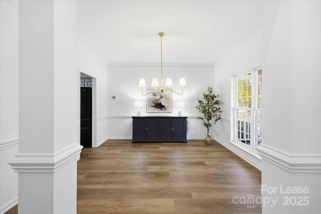 Building Photo - 7709 Sedgebrook Dr E