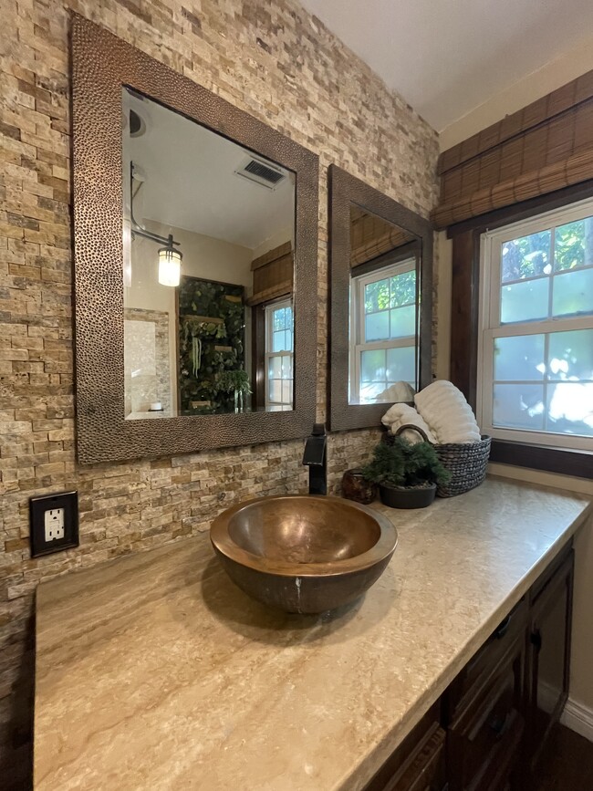 Master Bath - 3010 Del Monte Dr