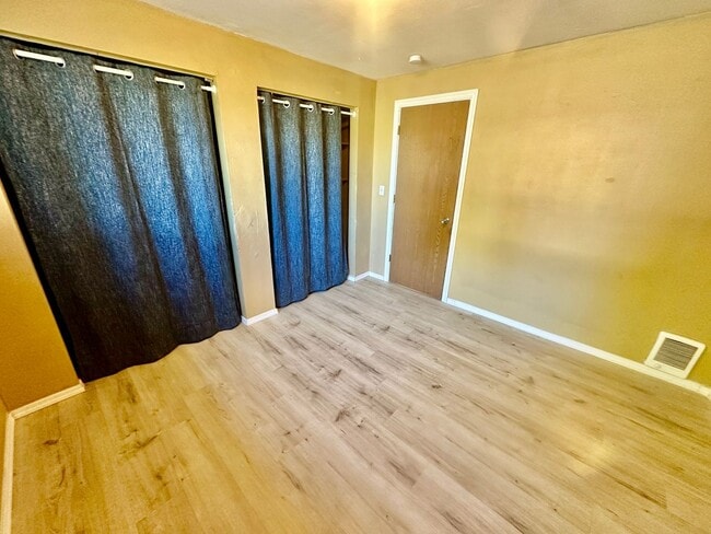 Building Photo - New on the Market!